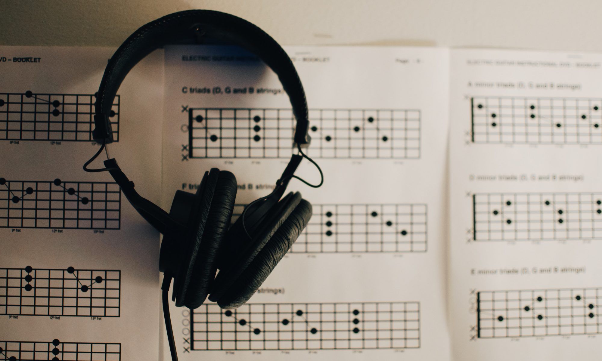 auriculares estudio guitarra